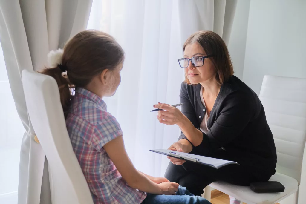 Un copil din trei s-a confruntat cu tulburări de anxietate