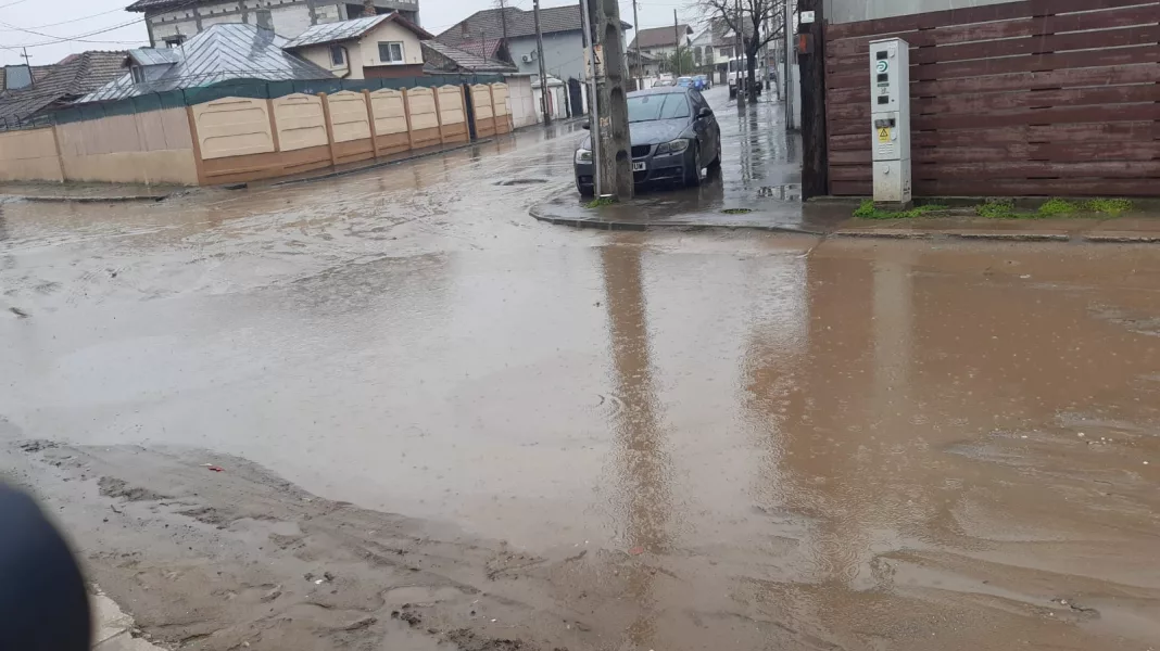 Strada Popova, după ploaie