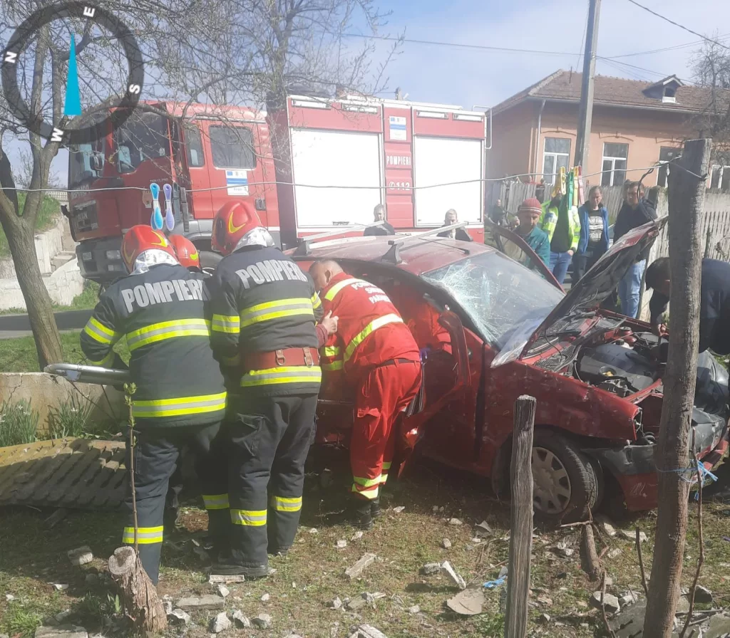 Mehedinți: O persoană, rănită într-un accident rutier în localitatea Bâltanele