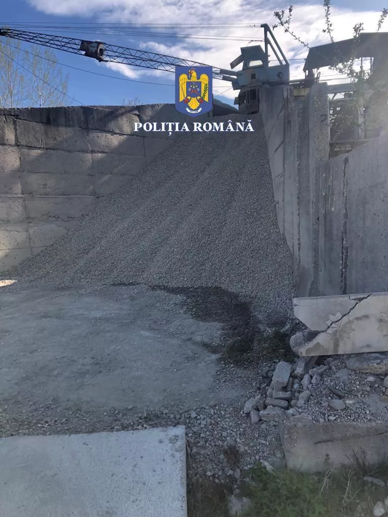 (VIDEO) Evaziune fiscală cu agregate de balastieră. Percheziţii în 5 judeţe