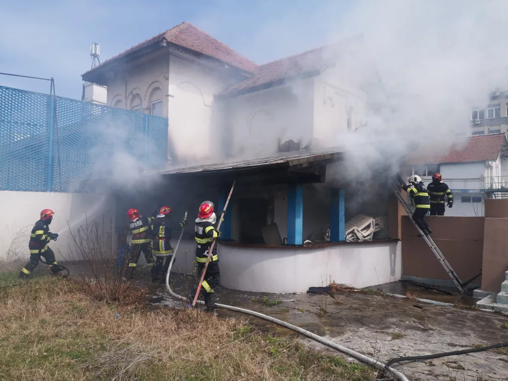 (VIDEO) Incendiu la Stadionul Tineretului