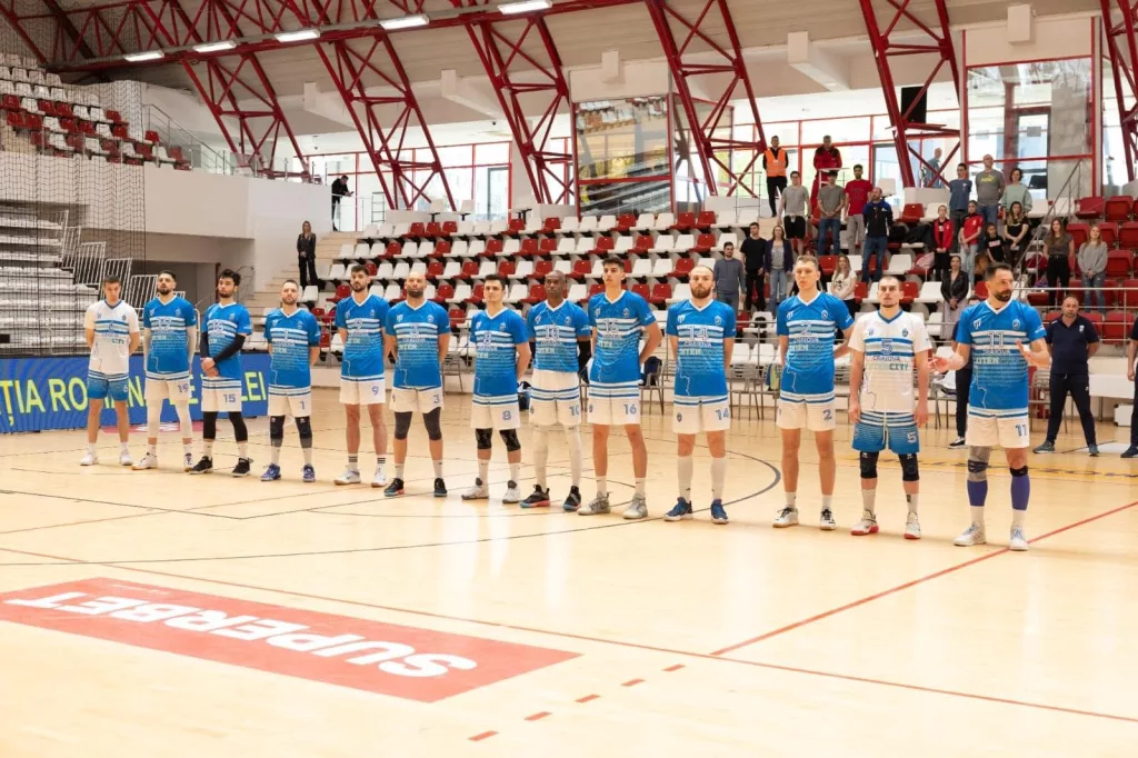 Volei (m) / Eșec pentru SCMU cu Dinamo în primul meci pentru bronz! Azi încercăm revenirea