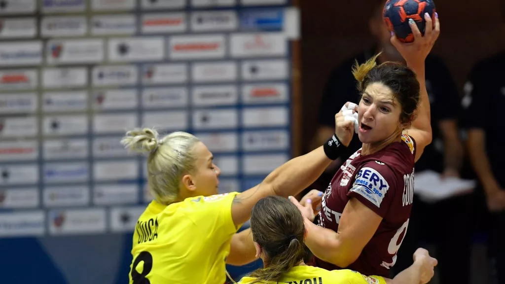 Handbal / SCM Craiova și-a luat inter stânga! Claudia Constantinescu va juca în Bănie