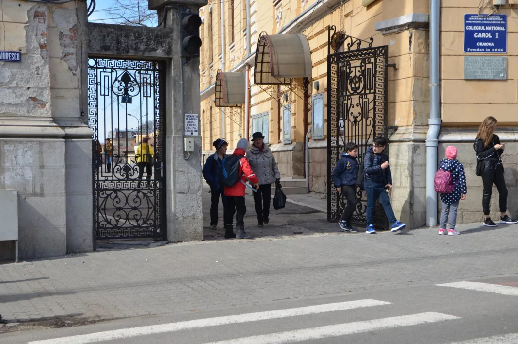 Străzi mai multe în circumscripţiile unor şcoli din Craiova