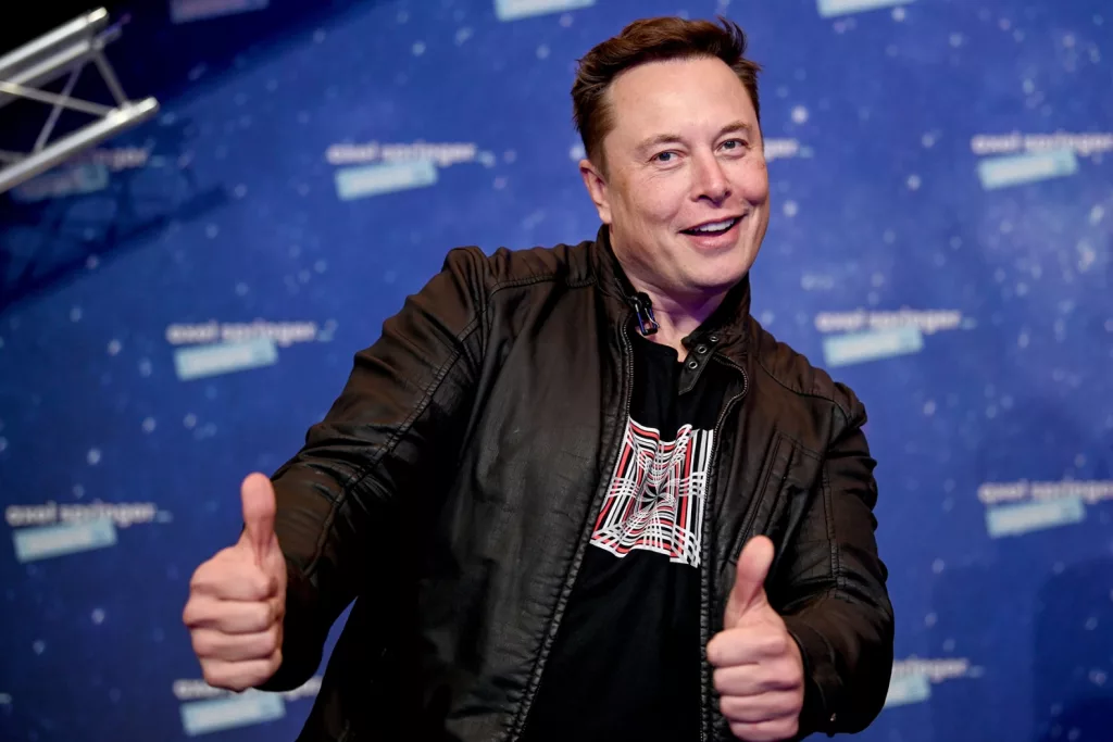 Cum „s-a sucit” Elon Musk. Critică inteligența artificială, dar își construiește una personală