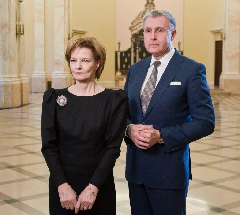 Familia Regală urează românilor sărbători pascale cu pace