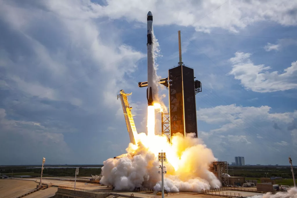 Satelit românesc, lansat cu racheta SpaceX