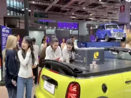 Înghețata gratuită, motiv de scandal la Salonul Auto de la Shanghai