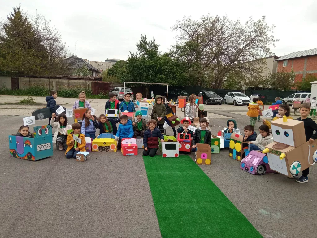 Parada mașinilor Eco, la Școala ”Gheorghe Țițeica” din Craiova