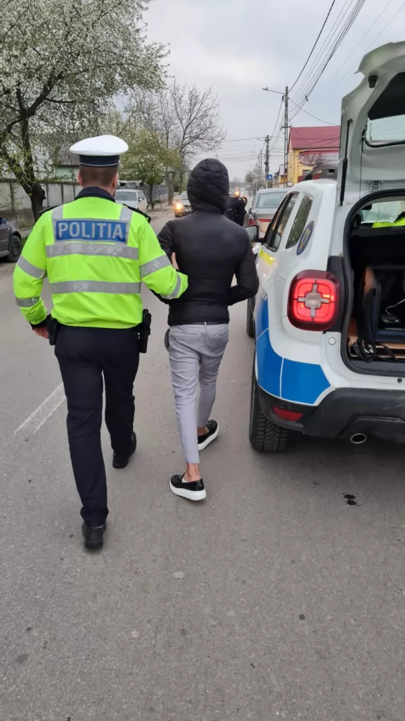 Polițiștii doljeni au controlat 640 de mașini și au dat 320 de amenzi în weekend