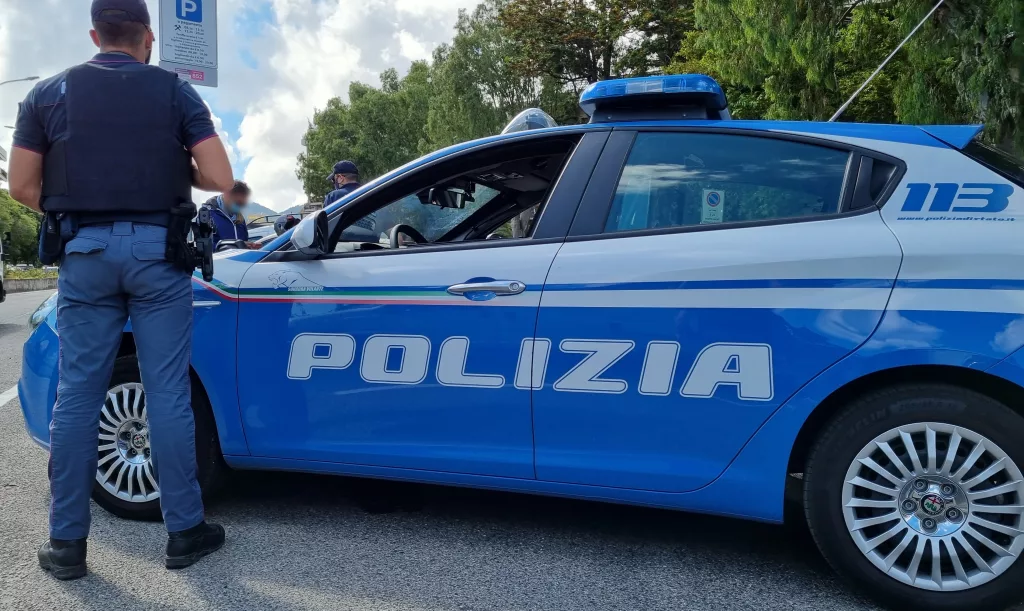 Șoferul unui microbuz ce transporta români, arestat Italia