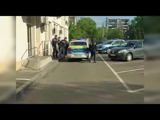 (VIDEO) Dolj: Minori bănuiți de furt și conducere fără permis, reținuți