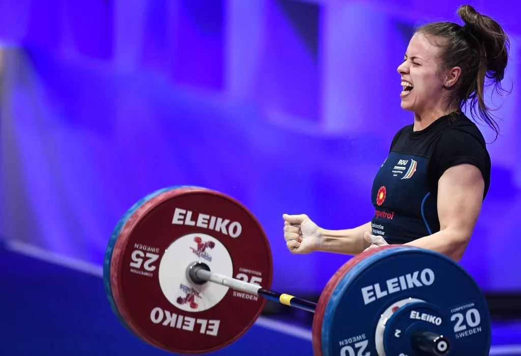 Haltere / Trei medalii de aur pentru Loredana Toma la Europenele de la Erevan