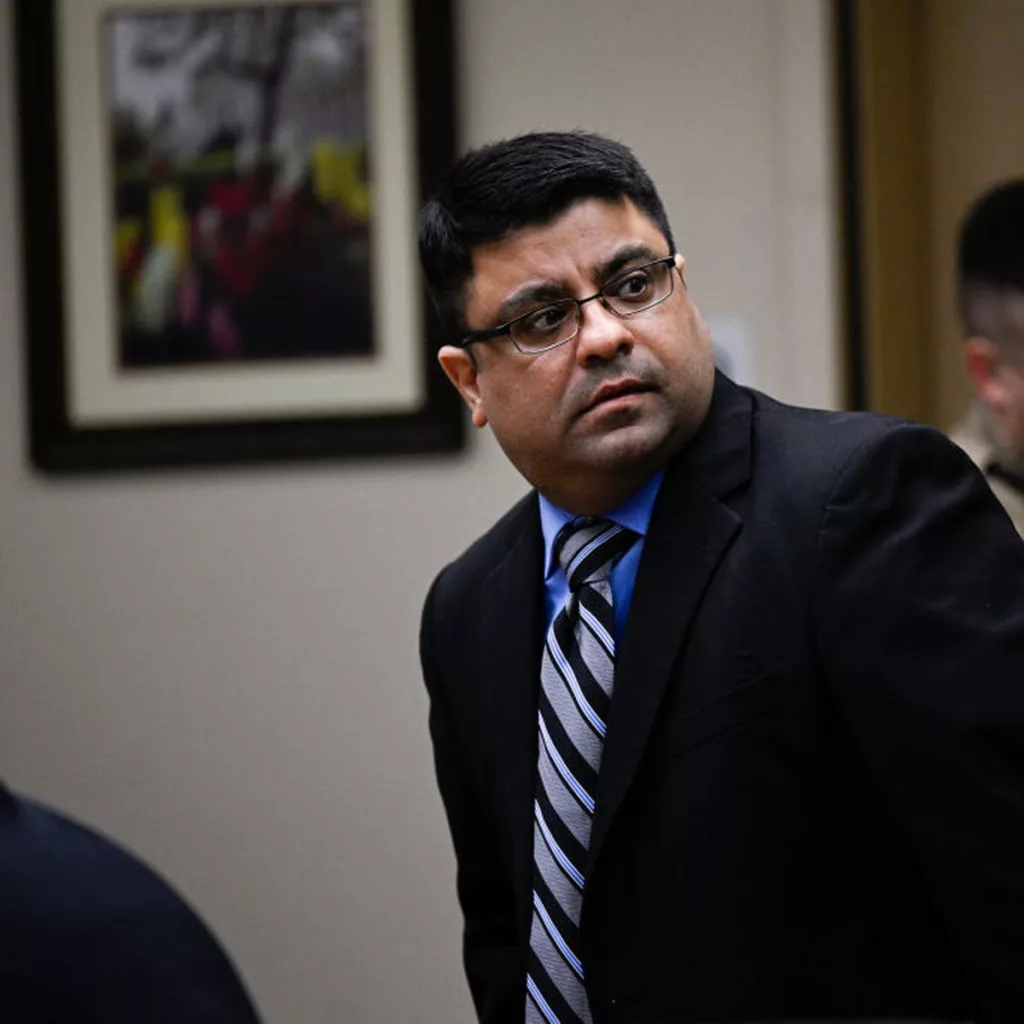 Trei adolescenți au fost ucişi după ce au bătut în uşa unui bărbat din California
