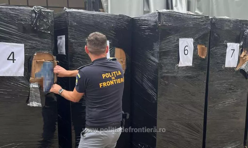 (VIDEO) Autocamion cu ţigări de contrabandă de peste 3 milioane de lei, descoperit în P.T.F. Bechet