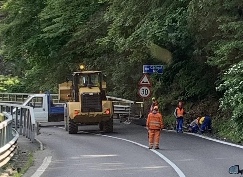 Vâlcea: Restricţii de circulaţie pe mai multe drumuri