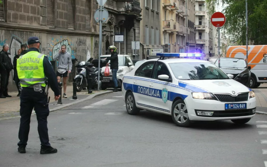 A fost arestat tatăl minorului care a comis atacul de la şcoala din Belgrad