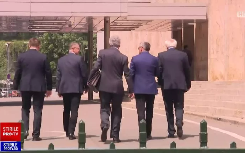 Premierul, noi consultări cu reprezentanţii sindicatelor din Educaţie