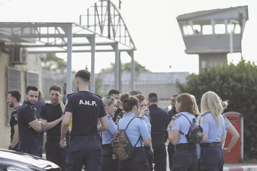 Personalul din Penitenciarul Rahova a refuzat să intre la lucru