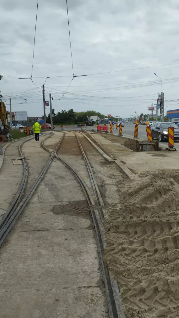Lucrările la canalizare afectează programul muncitorilor de la Ford Otosan
