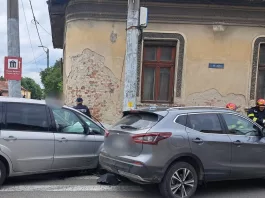 Cel de-al treilea accident s-a produs în municipiul Drobeta Turnu-Severin, între două autoturisme