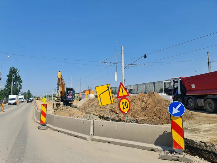 CAO sapă de zor pentru introducerea canalizării