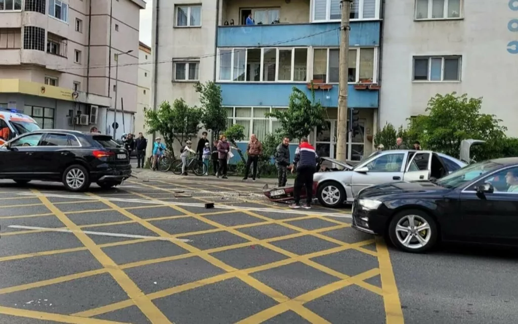 O fetiţă și două adolescente, rănite într-un accident