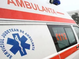 Ambulanță implicată într-un accident, în Vâlcea