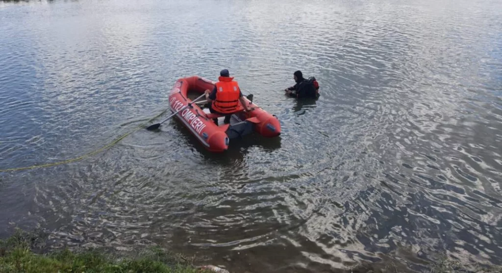 Femeie dispărută în decembrie, găsită înecată într-un lac