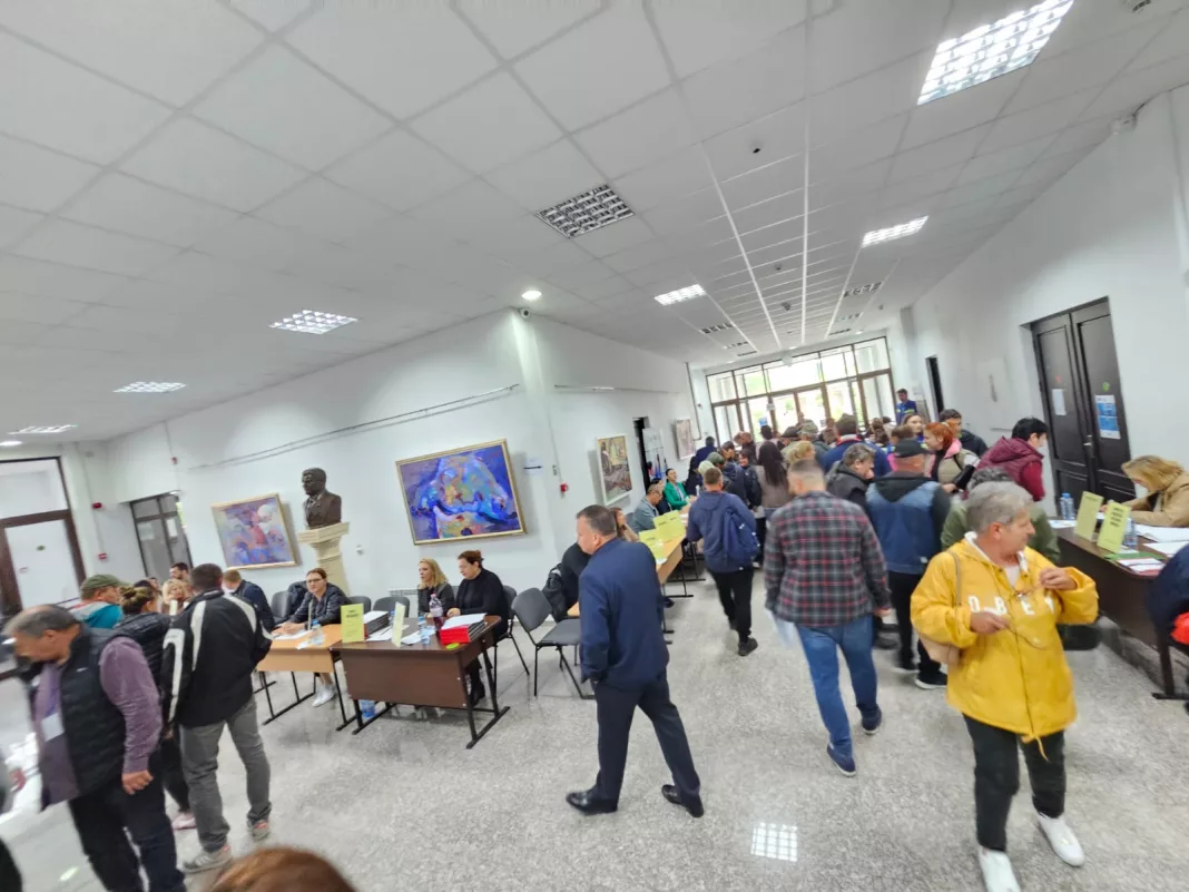 Târgu Jiu: Mai multe locuri de muncă decât participanți, la Bursa locurilor de muncă