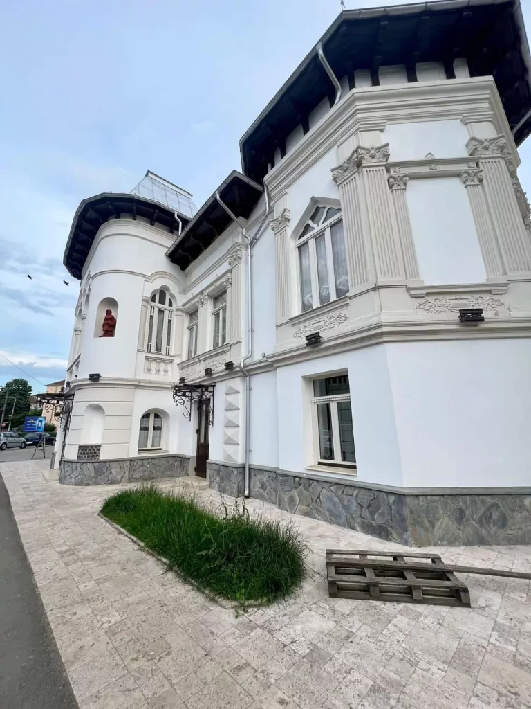 CJ Gorj vrea să cumpere Casa „Moangă” scoasă la vânzare la 2 milioane de euro