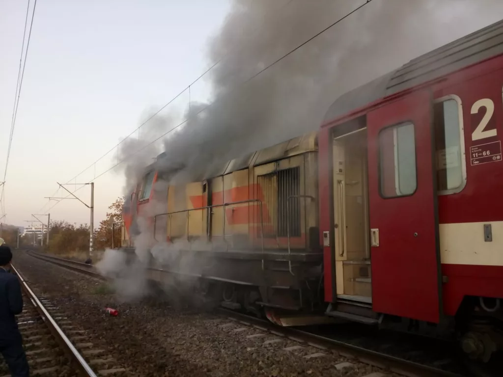 Încă o locomotivă a luat foc