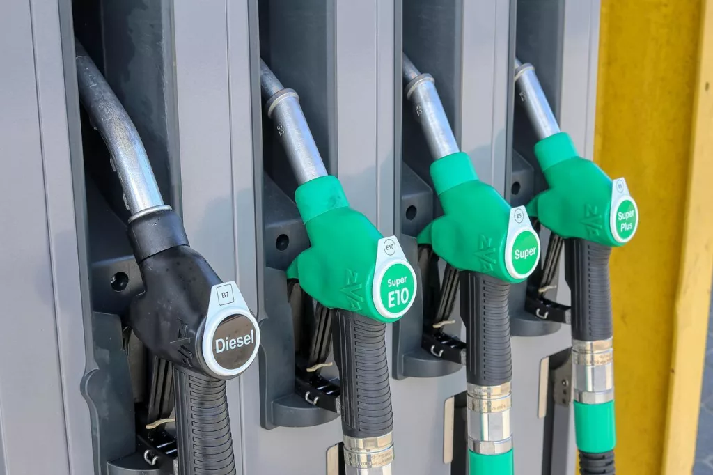 Benzina și motorina se scumpesc de la 1 ianuarie 2025