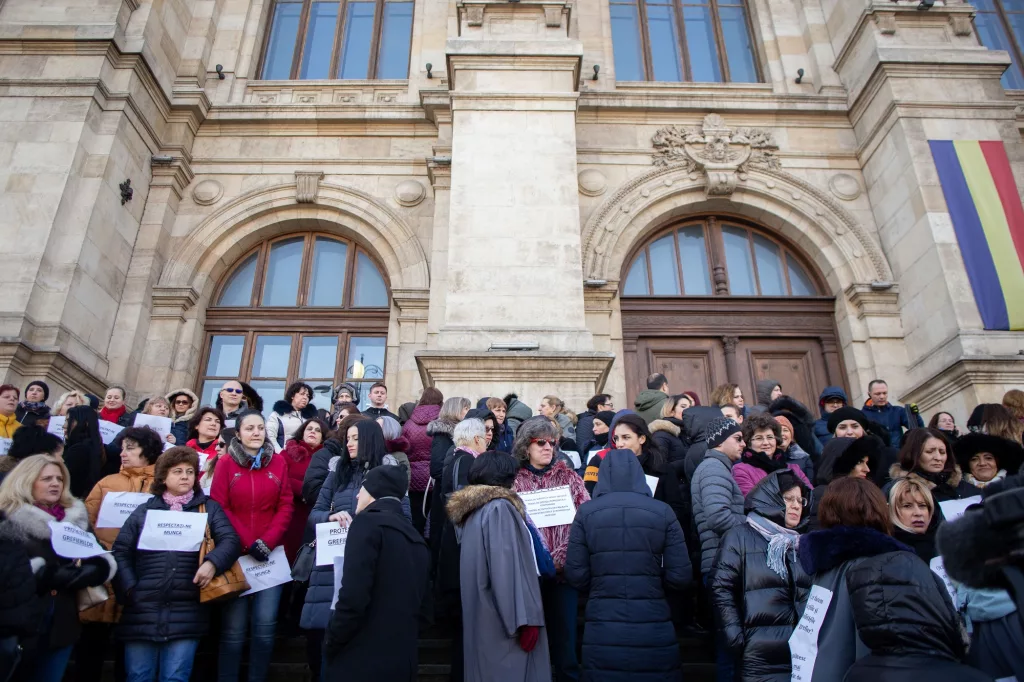 Grefierii ameninţă şi ei cu proteste