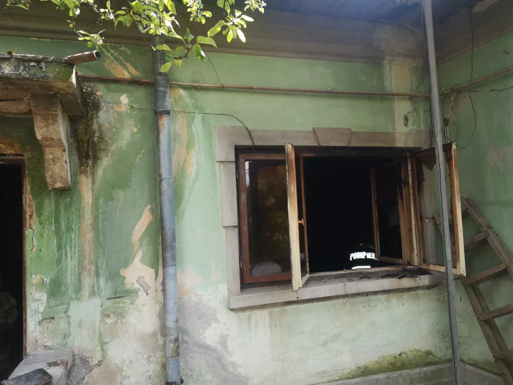 Femeie decedată într-un incendiu izbucnit în locuinţa sa