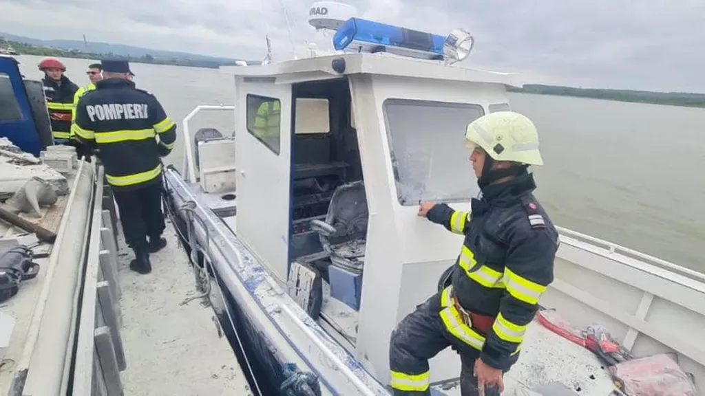 Trei răniţi după ce o şalupă nou-nouţă a Poliţiei de Frontieră a luat foc din senin