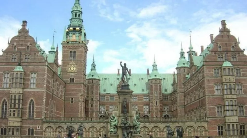 Circulaţia autoturismelor va fi interzisă în timpul nopţii în Copenhaga