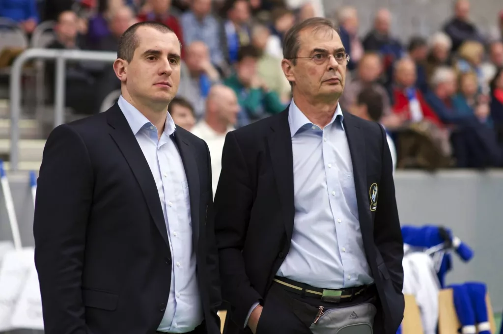 Volei / Trimisă pe locul 4 de SCMU Craiova, CS Dinamo a trecut la schimbări