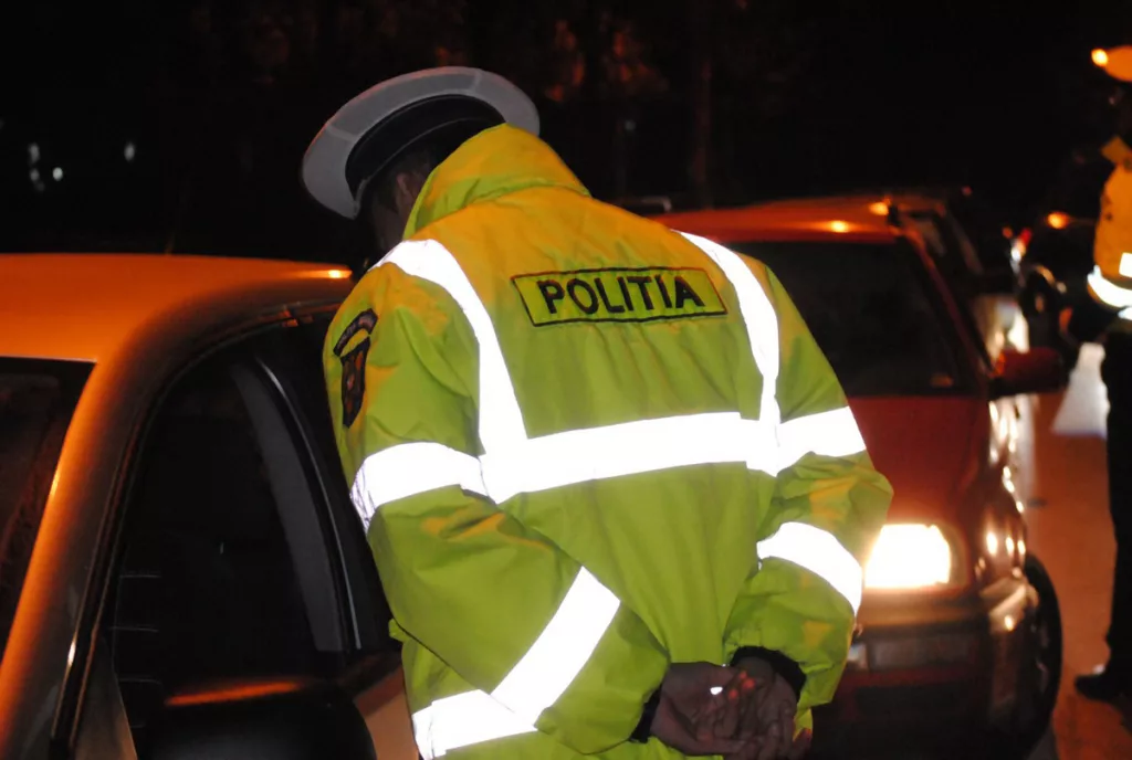 Şofer prins când schimba locul cu o pasageră pentru că nu avea permis