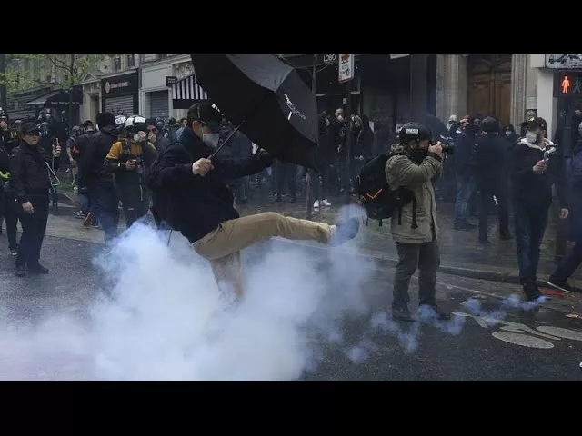 (VIDEO) Proteste violente de Ziua Muncii în Franța