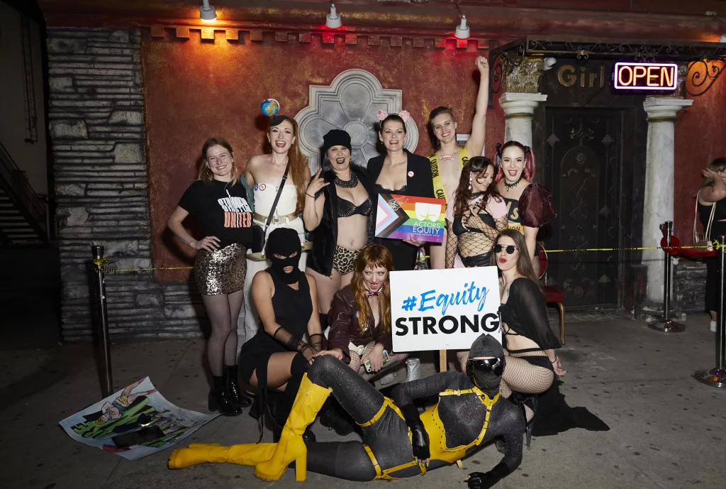 Stripteuzele de la Hollywood și-au făcut sindicat
