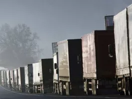 Coloane lungi de camioane la frontiera cu Ungaria