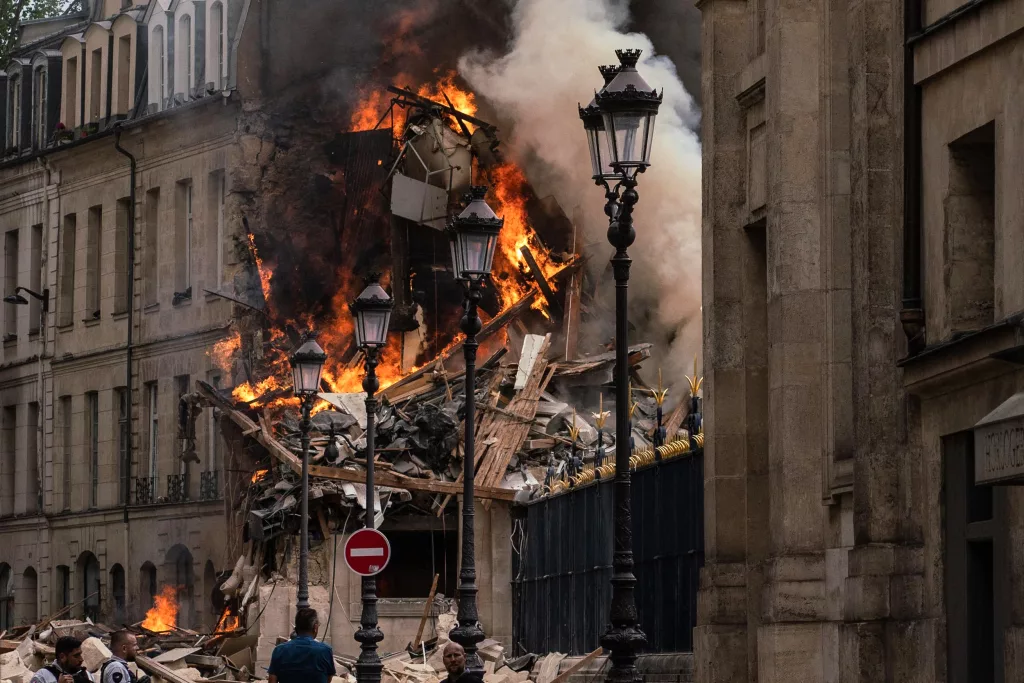 (VIDEO) 37 de oameni, răniți în explozia din Paris