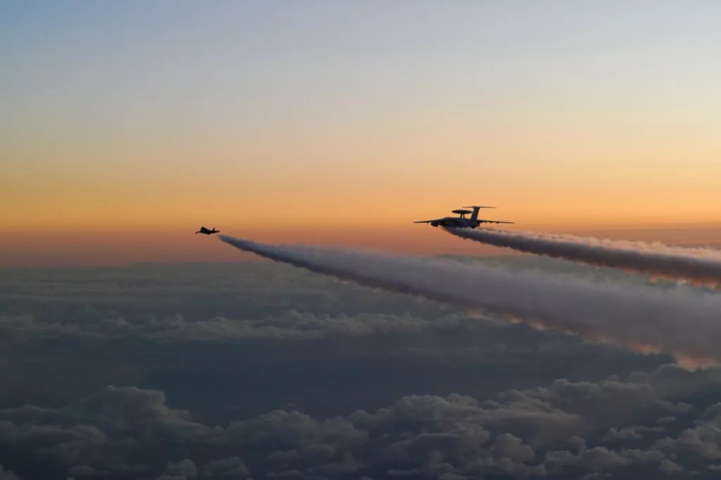 Aeronave ruse în apropierea spațiului aerian al NATO, interceptate de avioane britanice şi suedeze