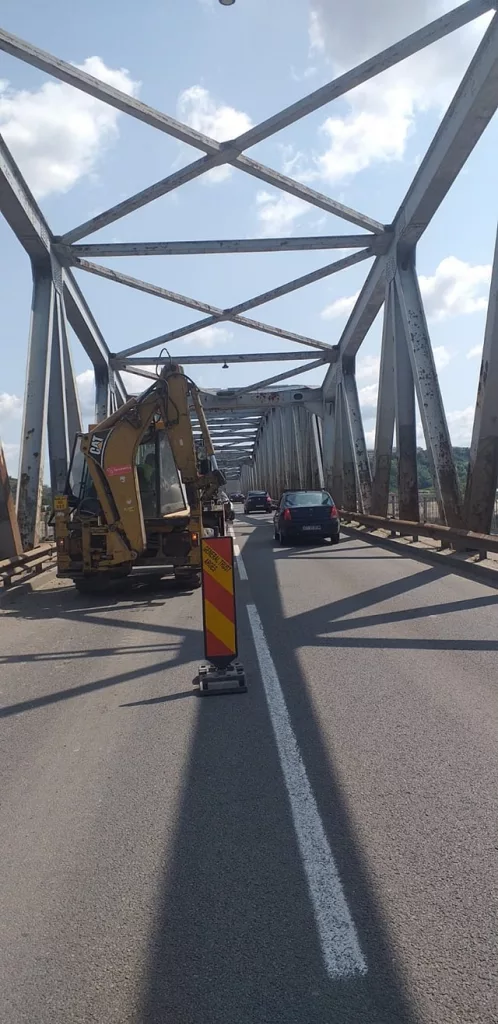 Trafic restricţionat pe podul Olt din Slatina
