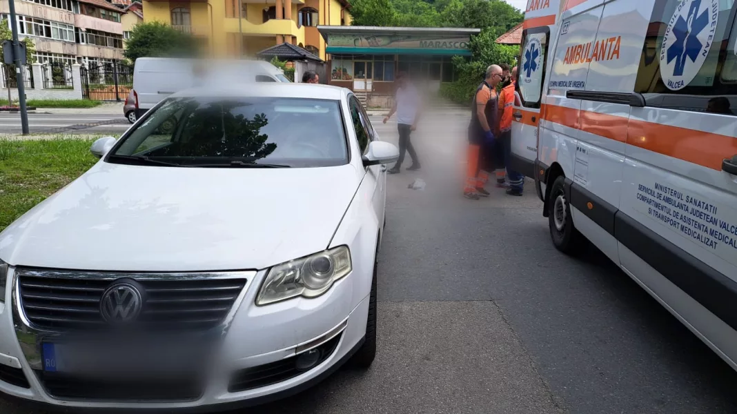 Femeie acroșată de un autoturism în Râmnicu Vâlcea