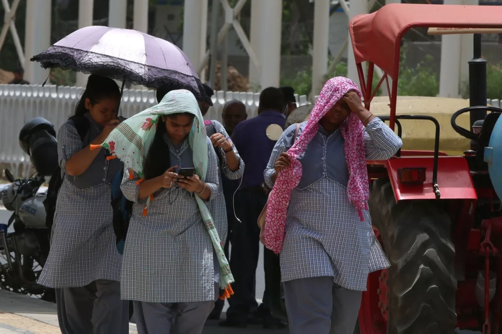 Cel puţin 96 de oameni au murit din cauza unui val de căldură în India