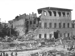 Palatul bombardat în cel mai scurt război (Foto: Wikipedia)