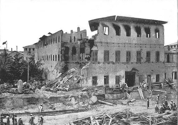 Palatul bombardat în cel mai scurt război (Foto: Wikipedia)