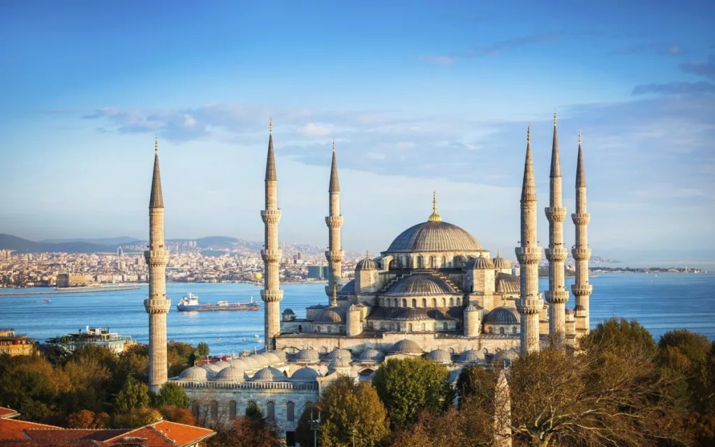 Trenuri zilnice directe din București la Istanbul, Sofia sau Varna și retur